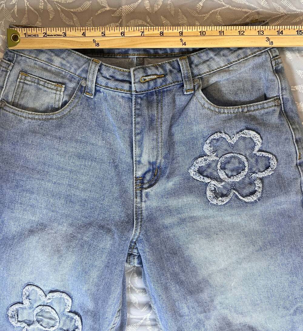 Cali 1850 Floral Embroidered Denim Jeans - Picture 4 of 9